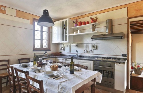 Villabuona Villa | Stunning villa for 8 people with private pool, WIFI, TV, veranda and panoramic view, close to L.