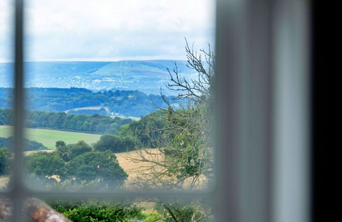 Monmouth House | Stunning villa for 4 guests with WIFI and pets allowed