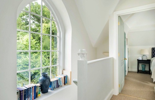 Monmouth House | Stunning villa for 4 guests with WIFI and pets allowed