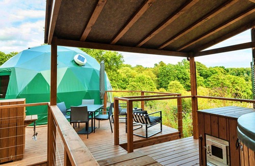 Chiddingstone Hoath House | Stunning villa for 4 guests with WIFI
