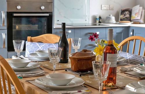 Llandrillo House | Stunning villa for 4 people with WIFI, hot tub, TV and terrace