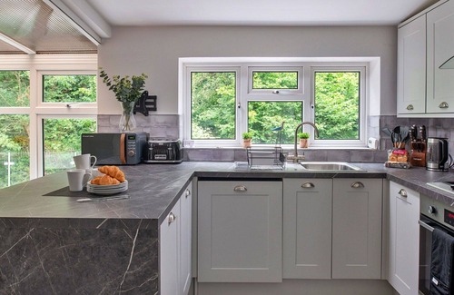 Rowen House | Stunning villa for 5 guests with WIFI and pets allowed