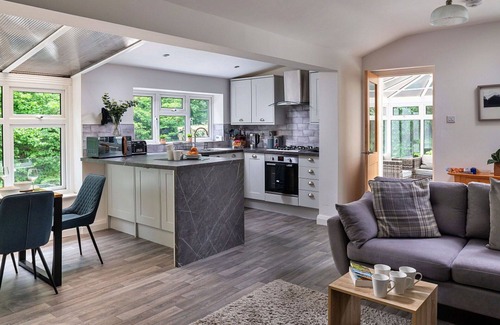 Rowen House | Stunning villa for 5 guests with WIFI and pets allowed