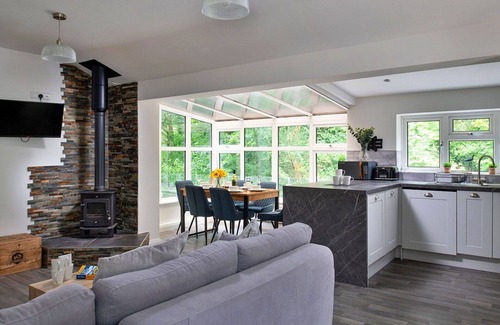 Rowen House | Stunning villa for 5 guests with WIFI and pets allowed