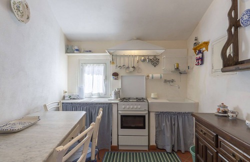 Castellaro House | Stunning villa for 3 guests with WIFI, TV, terrace, pets allowed and panoramic view