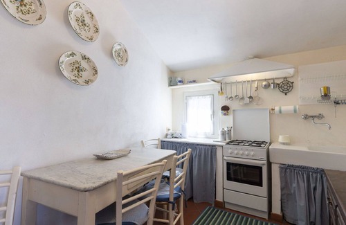 Castellaro House | Stunning villa for 3 guests with WIFI, TV, terrace, pets allowed and panoramic view