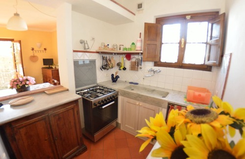 San Gennaro Villa | Stunning villa for 4 people with TV, terrace and pets allowed, close to Lucca
