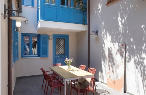 Athens City Centre Villa | Stunning Villa steps away from the Acropolis