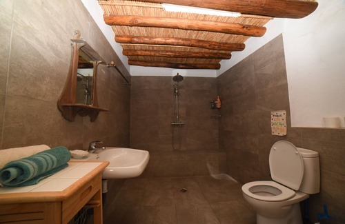 Orgiva House | Stunning Villa with Sauna, Swimming Pool and Yoga Space