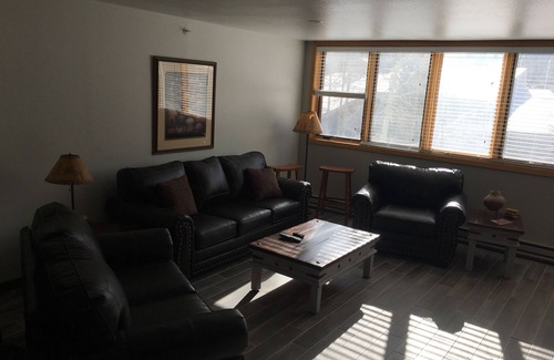 Mountain House Condo | Stunning Walk To Lifts 2 Bathrooms Large Studio! nSTR License:STR20-00124