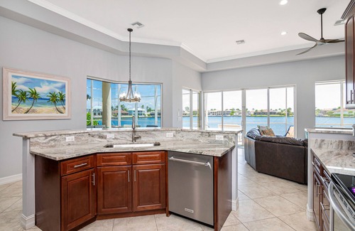 Marco Island House | Stunning Water Views on Landmark Bay, Quick walk to the Beach