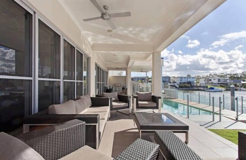 Biggera Waters House | Stunning Waterfront South Quay-FREE UNLIMITED WIFI