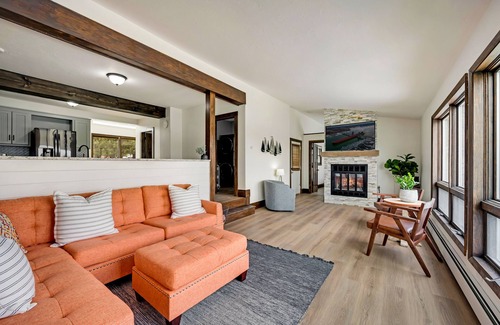 Sturgeon Bay House | Stunning waterfront location in Sturgeon Bay! Dog friendly!