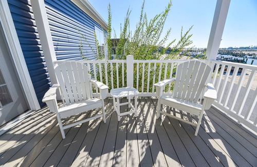 Long Neck House | Stunning waterfront home, beach, pools, pet friendly!