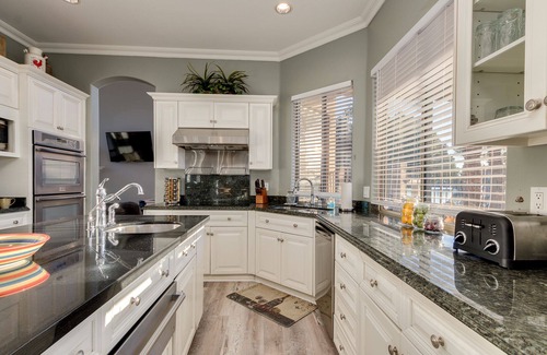 The Islands House | Stunning Waterfront Paradise! Sleeps 16! Heated Pool/Spa and Lots of Fun!