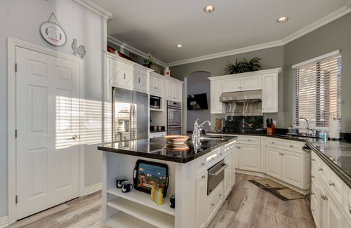 The Islands House | Stunning Waterfront Paradise! Sleeps 16! Heated Pool/Spa and Lots of Fun!