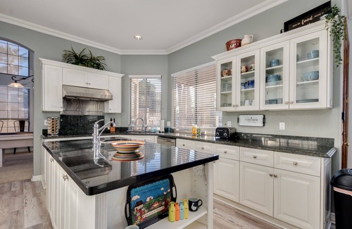 The Islands House | Stunning Waterfront Paradise! Sleeps 16! Heated Pool/Spa and Lots of Fun!