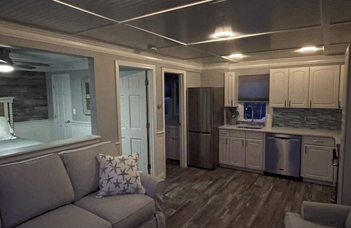 Humarock Cottage | Stunning Waterfront at Beautiful Humarock Beach Opening