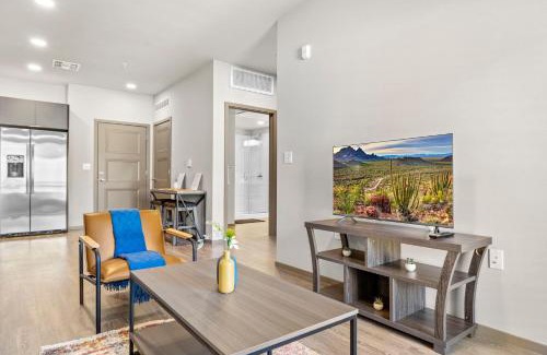 Glendale Sports and Entertainment District Apartment | Stunning Westgate CozySuites by stadium w/pool 11