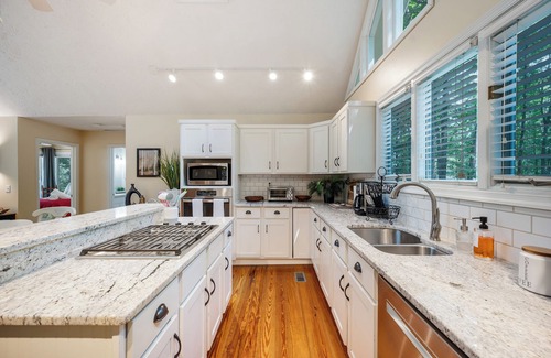 Westlake Corner House | Stunning Wide-Water Views, Private Dock, Spacious Deck, Kayaks & Paddle board