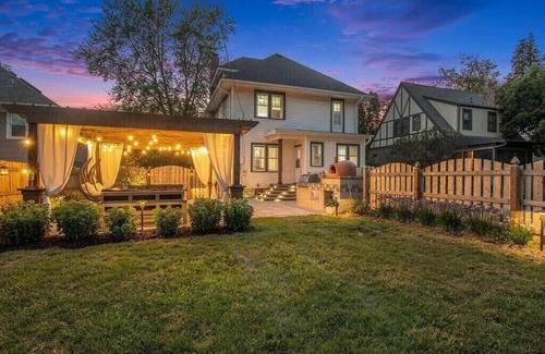 Dundee-Happy Hollow Historic District House | Stunning Yard! Wood-Fired Pizza Oven in Dundee!