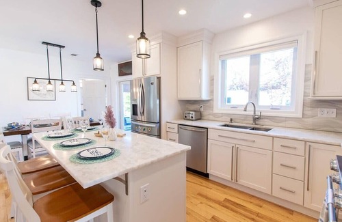 South Yarmouth House | Stunningly Decorated Home with Hot Tub!