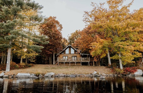 Town of Lumberland House | Stunningly Private Lake Front - Pickleball Court