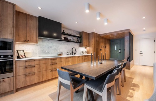 Blackcomb Condo | Stunningly renovated | Walk to Blackcomb | Private Garage | Pets