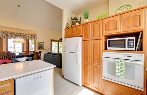 Sturgeon Bay House | Sturgeon Bay Hideaway w/Direct Water Access!