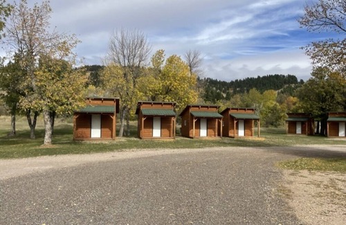 Sturgis Cabin | Sturgis Camping Cabin with Futon and Bunkbed