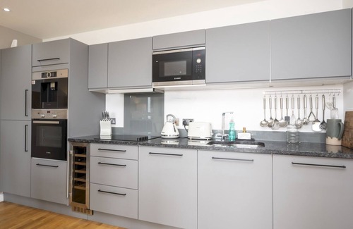 Deptford Apartment | Style & comfort in heart of SE8 Deptford London | Pass the Keys