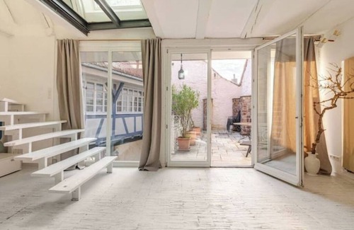 Konigsbach-Stein House | Style house| 340m² |1-6 adults + 2 kids | central | P