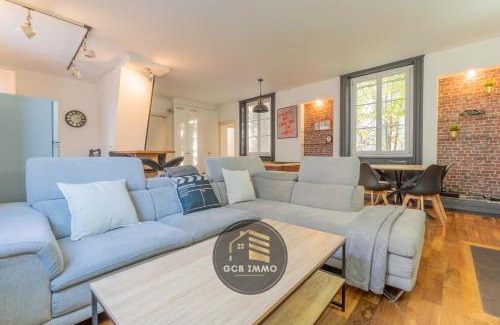 Secteur 2 Apartment | Style indus & Billard - Coeur de Grenoble