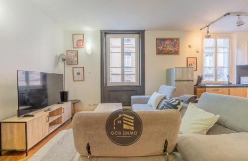 Secteur 2 Apartment | Style indus & Billard - Coeur de Grenoble