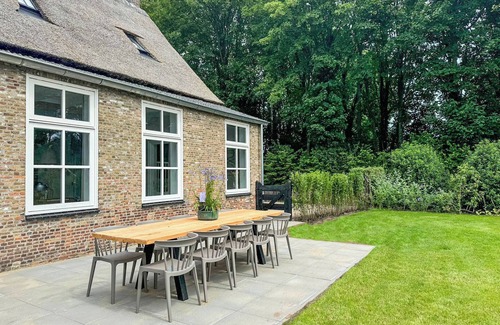 Wagenberg House | Stylisch old farmhous near Breda