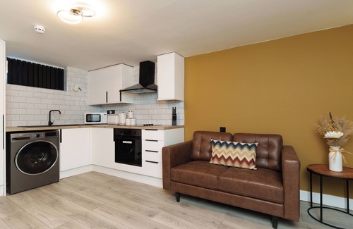 Chapeltown Apartment | Stylish 1 bed Apt with Smart TV Sleeps 4 in Leeds