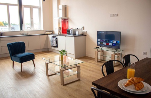 West Bromwich Apartment | Stylish 1 Bed Duplex APT- West Bromwich
