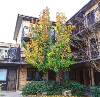 East Melbourne Apartment | Stylish 1 Bedroom Apartment Near MCG