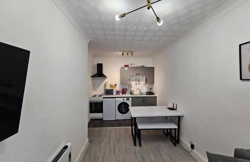 Bridgend Apartment | Stylish 1 Bedroom Flat near Bridgend Town centre