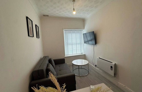 Bridgend Apartment | Stylish 1 Bedroom Flat near Bridgend Town centre
