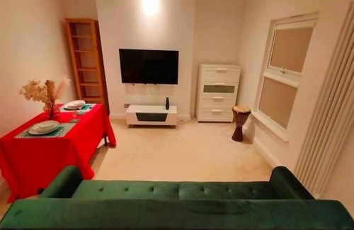 Leyton Apartment | Stylish 1 bedroom flat for 3 guest