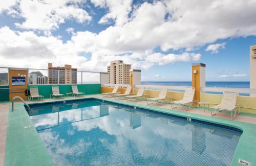 Waikiki Apartment | Stylish 1-BR Condo with Breathtaking Ocean Views