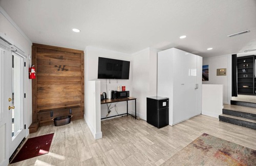 Tahoe City Apartment | Stylish 1 BR Unit Near Town