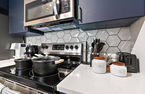 Downtown Minneapolis Condo | Stylish 1B in DT Minneapolis, Minutes to Minneapolis Convention Center & US Bank