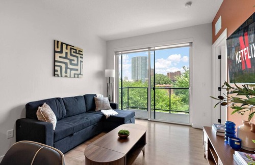 Downtown Minneapolis Condo | Stylish 1B in DT Minneapolis, Minutes to Minneapolis Convention Center & US Bank
