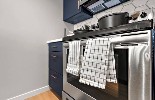 Downtown Minneapolis Condo | Stylish 1B in DT Minneapolis, Minutes to Minneapolis Convention Center & US Bank