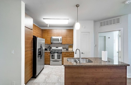 Marina del Rey Bed & Breakfast | Stylish 1bd apt in Marina Del Rey w FREE parking