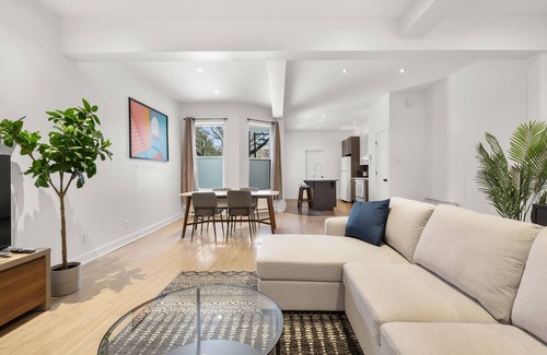 La Petite-Patrie Apartment | Stylish 1Bedroom /1Bathroom in Plateau Mont-Royal