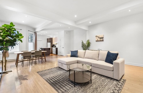 La Petite-Patrie Apartment | Stylish 1Bedroom /1Bathroom in Plateau Mont-Royal