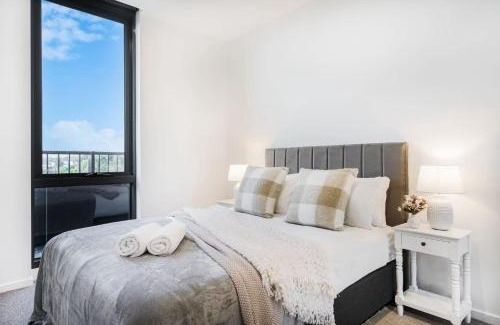 Heidelberg Heights Apartment | Stylish 1BR Apt in Ivanhoe with Free Parking